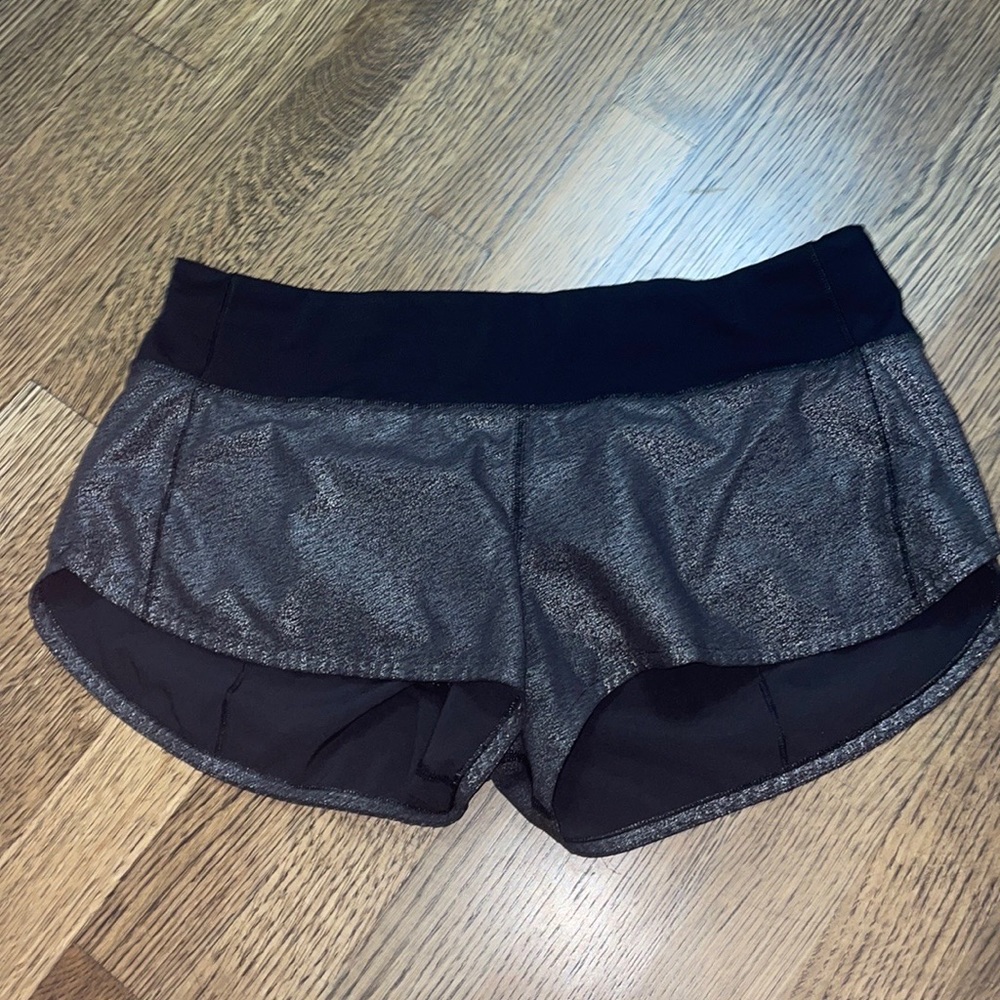 lululemon athletica Speed Up Low-Rise Lined Short 2.5"